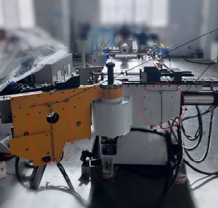 IRONMAC IB-CNC  Автоматическая система смазки дорна  Сокращает вспомогательное время на обслуживание станка, препятствует «закусыванию» трубы в процессе обработки 