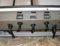 QUADRO NS-623 TARUKI  Цифровая система позиционирования шпинделей  Локализована на передней панели станка, что позволяет легко и быстро производить настройку всех шпинделей, не открывая кожух  Специальные защитные чехлы предотвращают попадание стр...