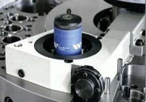 SMD Nisshinbo HP  Индексные станции  Приводятся в движение серводвигателем с червячным редуктором, который работает в масляной ванне, что обеспечивает высокую износостойкость узла и точность поворота 