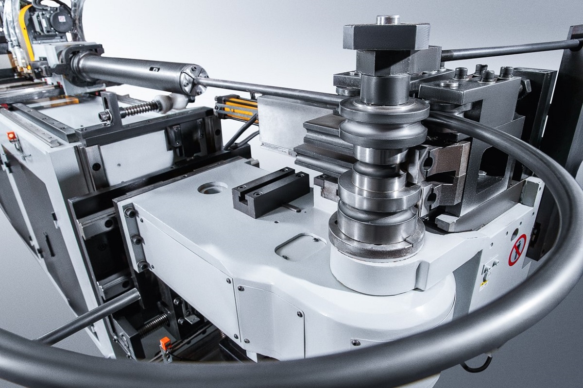 IRONMAC IB-CNC 25 MULTIBEND  Многоуровневый гибочный ролик - 2S, 3S  Применяется для гибки под различный радиус за один установ трубы, без переналадки станка  Полная автоматизация многоосевой гибки  Когда R1 ≠ R2 